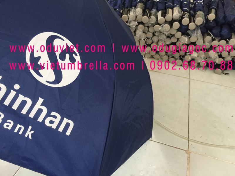 xưởng sản xuất ô dù cầm tay in logo quảng cáo
